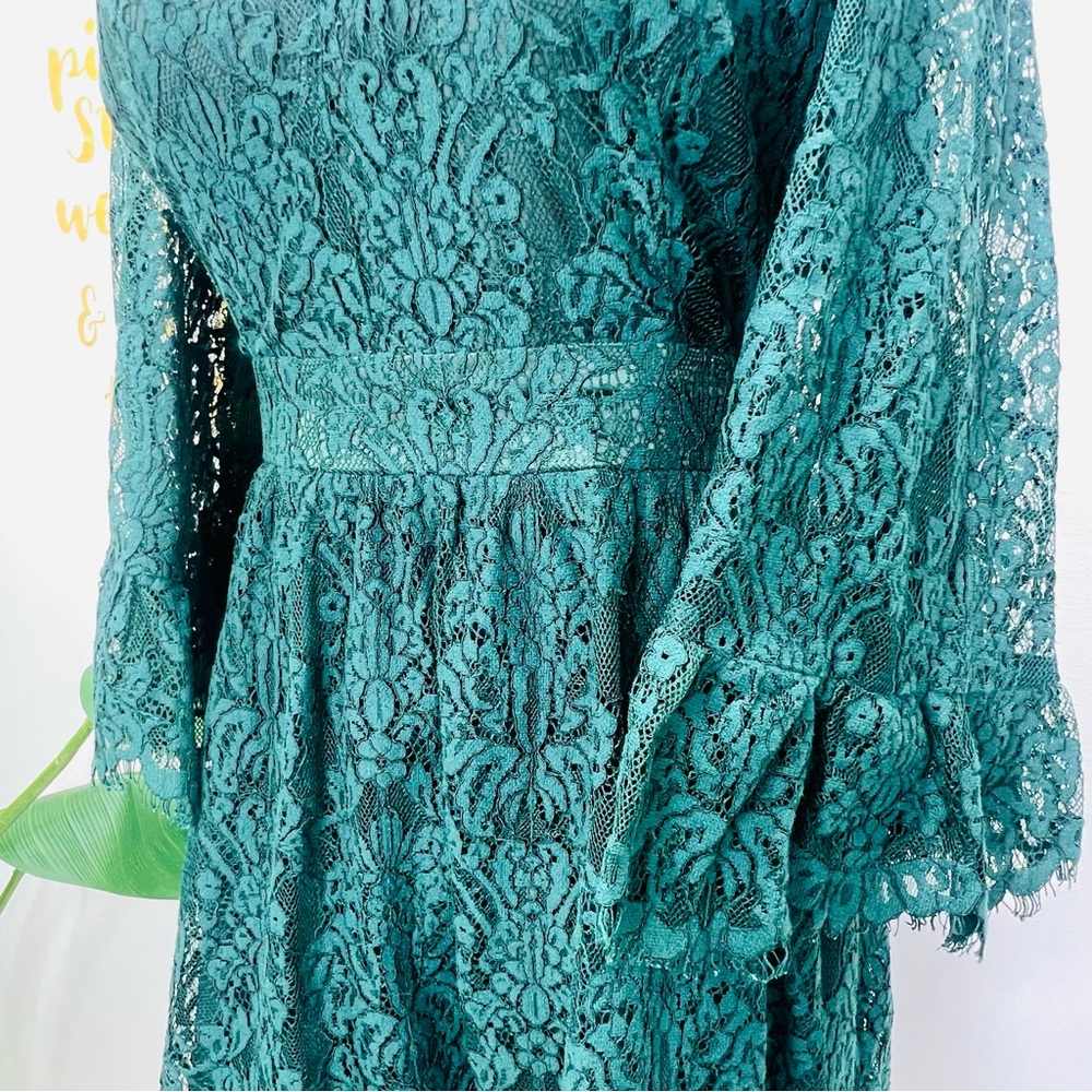 MODCLOTH Green Floral Lace Bell Sleeve Dress Size Small - Picture 7 of 16